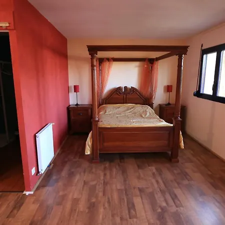 Ilargi Hotel 2*